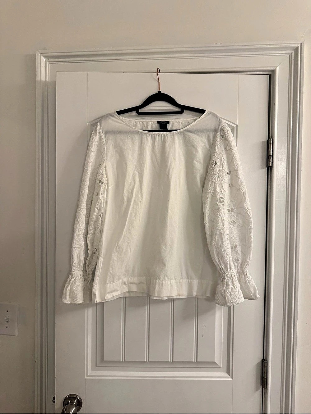 Ann Taylor Factory White Long Sleeve Blouse Size Medium Like New